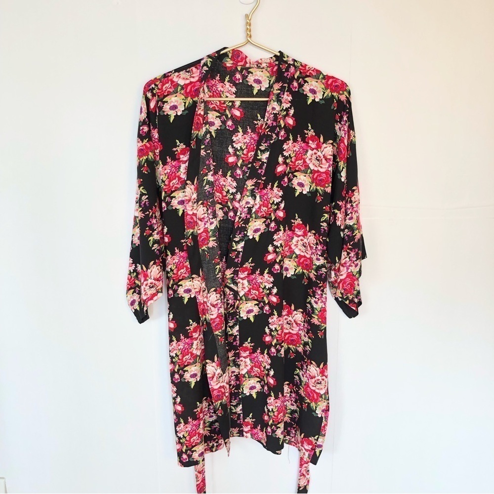 Black and red floral print lightweight viscous blend short belted robe S